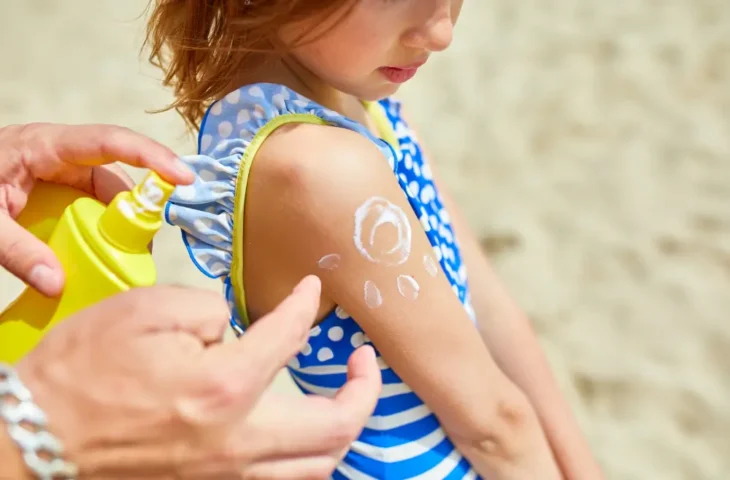 cuidados com crianças no verão